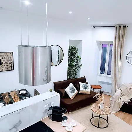 7 Couchages Aux Portes Des Celebres Parfumeries Wifi *